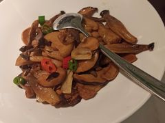 -荷塘秋月·本帮江浙菜(国权路店)