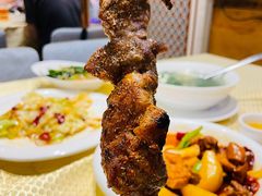 戈壁滩红柳烤肉-巴扎美食·新疆菜·西域歌舞表演餐厅(新疆大厦店)
