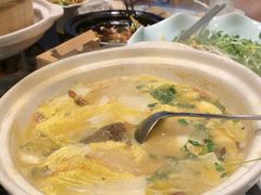 -帅巴人舅母子腊蹄民俗村