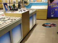 -荣视医眼镜(老车站店)