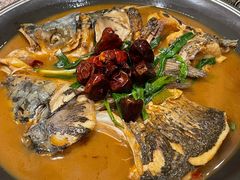 葱烧鱼头泡饼-湘渝人家·川湘菜(十里河店)