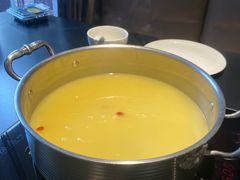 -鲜入唯煮·港式海鲜牛肉火锅(金宝街店)