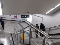 -体育场(地铁站)