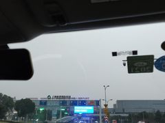 -虹桥火车站-停车场