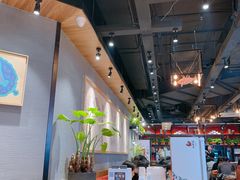大堂-渝是乎酸菜鱼·川渝小炒(新世界百货望京店)