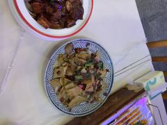 -霄汉牛三鲜湖北砂锅菜(万松园2店)