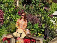 -Chom Cafe and Restaurant