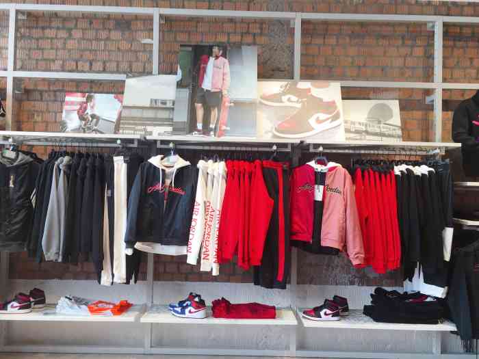 air jordan(老城根旗舰店)-"每次来aj都有新惊喜啊哈哈哈今天朋友让.