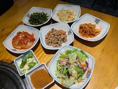 生菜-唯成•韩国炭火烤肉 유성고기