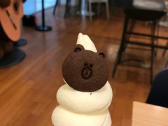 -LINE FRIENDS Garosu-gil Flagship Store