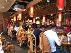 大堂-野山舂·贵州现舂酸汤火锅(鸿通城店)