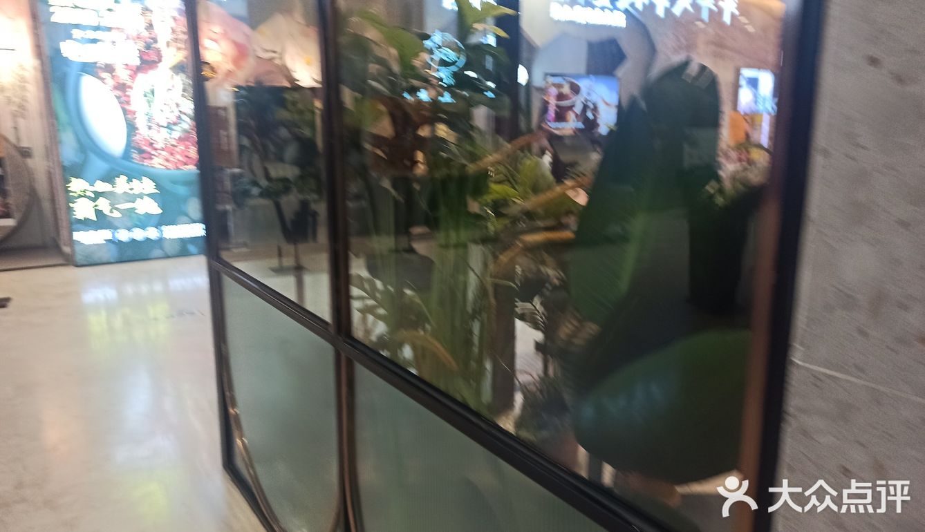菜品有火锅和炒菜一类的
