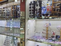 -三叶眼镜城批发市场(上海火车站店)