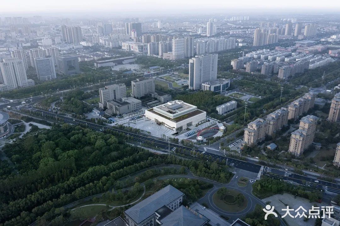 江苏东台这座图书馆大变身，改造后开放、纯净，证明了设计的力量