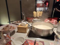 -尚尚仙·酸汤猪手·猪肚鸡火锅(华联万柳购物中心店)