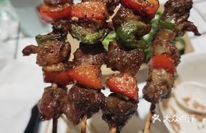 Black Pepper Colorful Pepper Beef Ribs