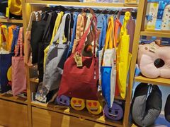 -九木杂物社(新奥购物中心店)