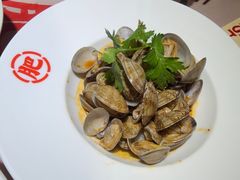 -肥肥虾庄·金牌油焖大虾(汉街SKP店)