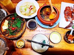 -老滇山寨•云南特色菜•地方菜•民族风情歌舞表演(金碧店)