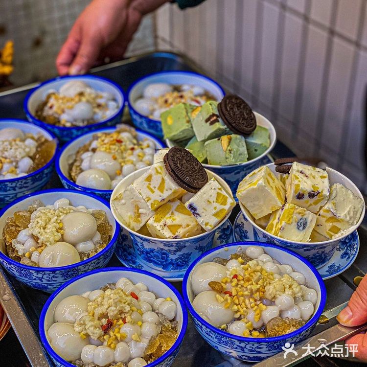 重庆老巷子吃火锅🔥满满烟火气息｜汤圆一绝