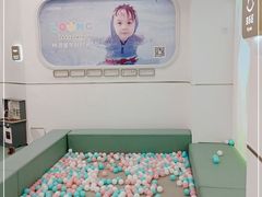 -龙格亲子游泳·水育早教运动中心(绿宝中心)
