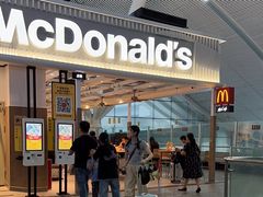 -麦当劳(深圳北站B2检票口楼上)