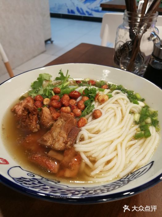 蛮出味61常德牛肉米粉(望京华彩店)红烧排骨米粉图片