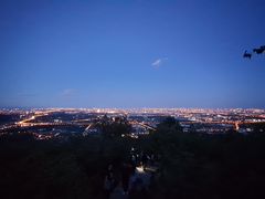 -鬼笑石后山停车场