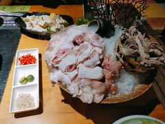 -洪氏嗨捞·广东猪肚鸡·椰子鸡火锅(西咸万象城店)