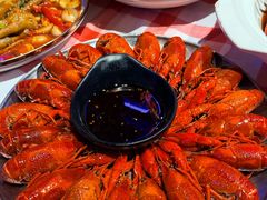 -肥小宝·金牌油焖大虾(襄阳龙虾地标店)