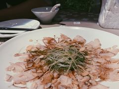 薄切鲜鱼片-穹六人间 people 6(岳阳路店)