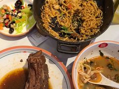 -初晋·山西地道刀削面.晋北莜面香(星耀城店)