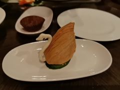 双色天鹅酥-万丽轩·粤菜(王府井金茂万丽酒店)