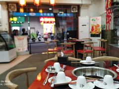 大堂-烧哥美蛙肥肠鱼火锅·十五年社区店