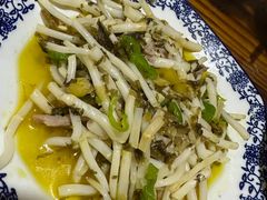 太湖芦苇根炒肉丝-呼吸森林·生态农庄农家乐私房菜