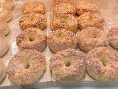 培根芝士贝果-HOT CRUSH趁热集合·现烤面包(环球港店)