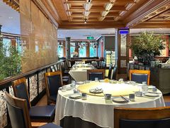 -八府香鸭·啫啫煲(华山路店)