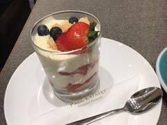 草莓慕斯杯-PAUL LAFAYET 法式甜品(港汇广场店)