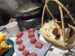 -无界釜·河豚鱼汤锅(红山动物园店)