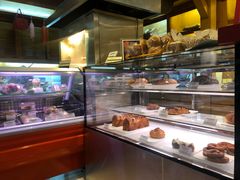 面包甜点陈列柜-丽都DELICATESSEN熟食店