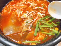 -花馬肆.云南过桥米线(汉神购物广场现场熬汤店)