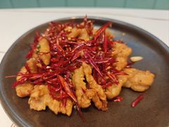 -阿瓦山寨·湘菜现炒·剁椒鱼头王(咸阳总店)