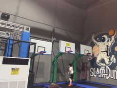 -超时空蹦床团建·VR潮玩运动娱乐·生日派对游乐园(金桥店)