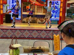 -刘姐啤酒鱼民族演艺餐厅(西街总店)