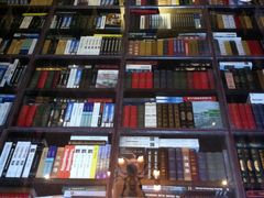 -钟书阁(松江泰晤士小镇店)