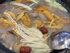 -九寨特色牦牛肉汤锅 羊肉汤锅