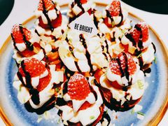 草莓忌廉华夫饼-BE BRIGHT KITCHEN(正佳广场店)