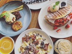 -ROAST coffee & eatery