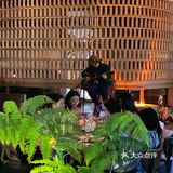 双子塔下的这家餐酒吧尊的美呆！！