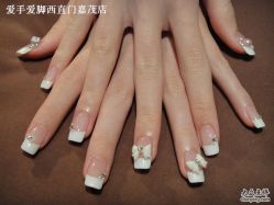 爱手爱脚-摩睫+皮肤管理·科学美容中心
